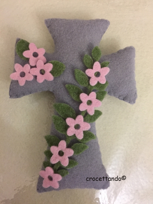 croce fiorita di Pasqua prova fiori